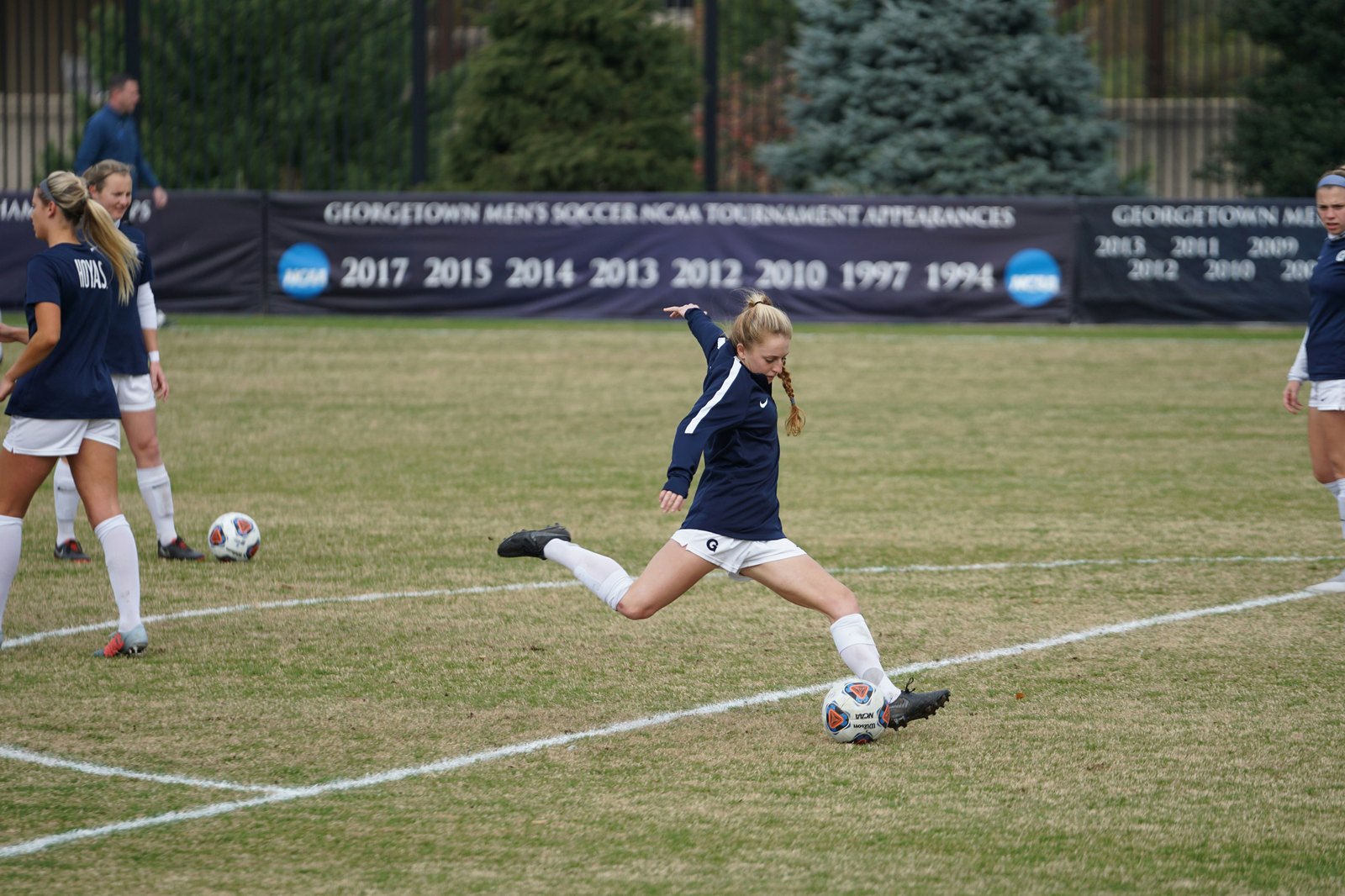 爱游戏 · 体育栏目服务配图（示意）